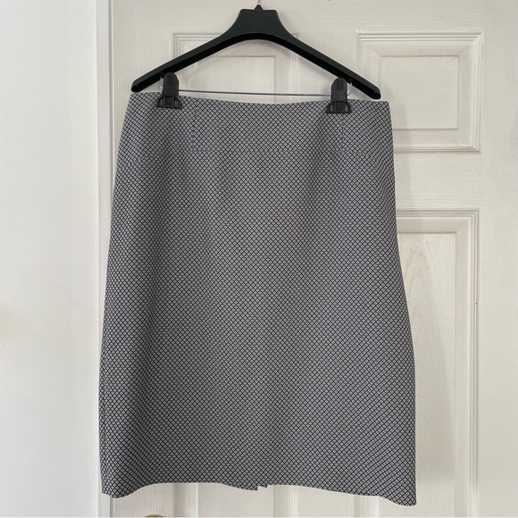 Le Suit Plus Size Jacquard 2-piece Skirt Suit - Picture 4 of 9